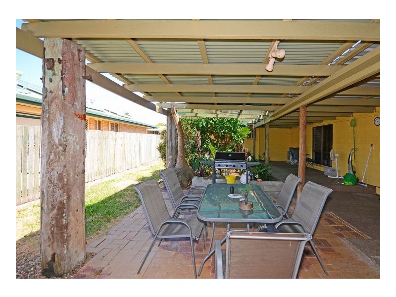 813 Boat Harbour Drive, Urangan QLD 4655