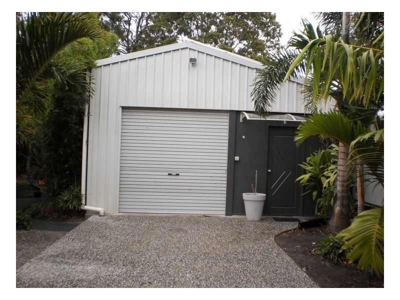 679 Boat Harbour Drive, Urangan QLD 4655