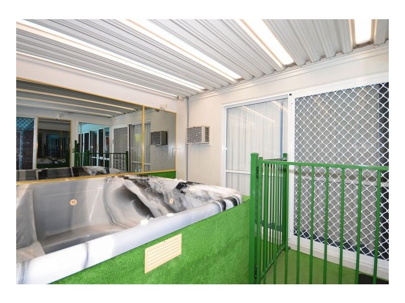 60/1 Ibis Boulevard, Eli Waters QLD 4655