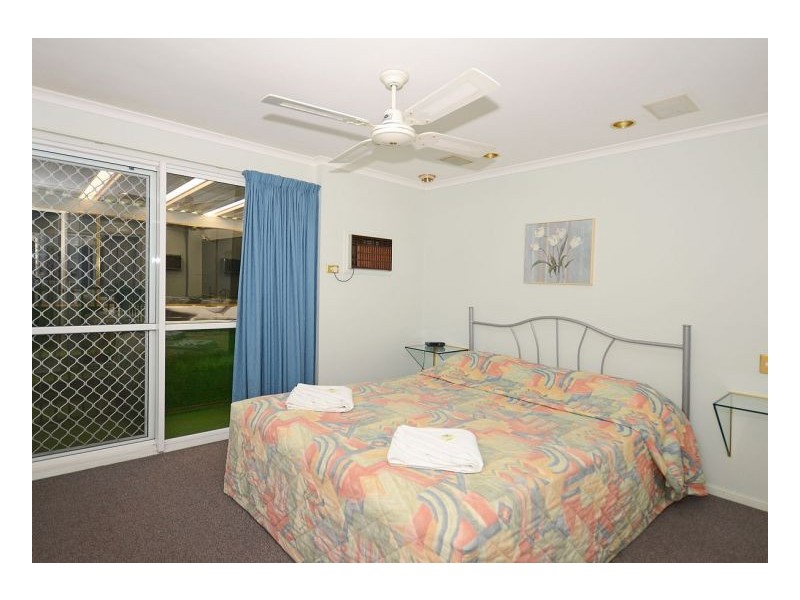 60/1 Ibis Boulevard, Eli Waters QLD 4655