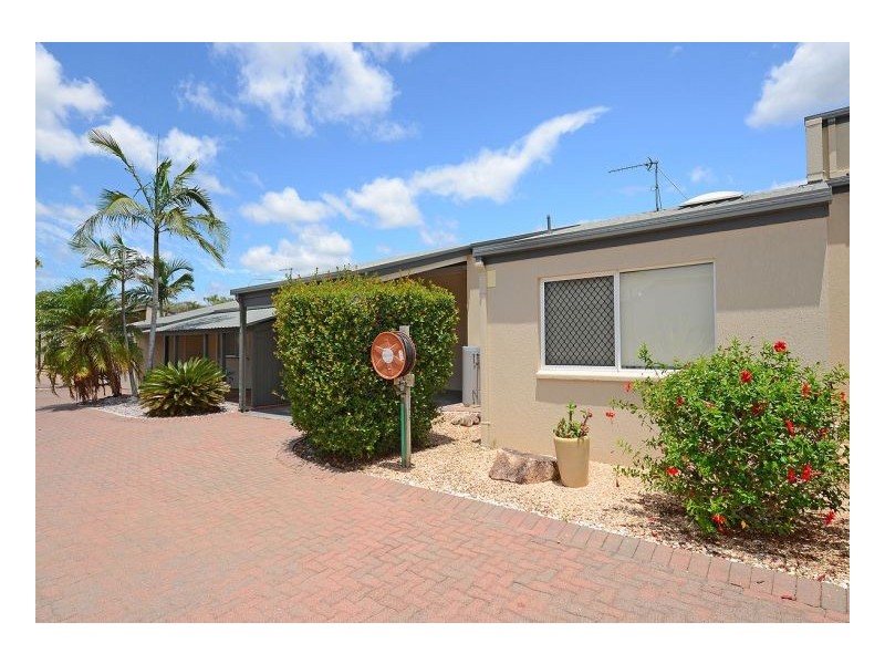 60/1 Ibis Boulevard, Eli Waters QLD 4655