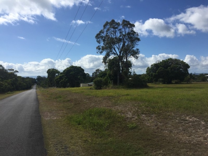 1 Dolphin Avenue, Booral QLD 4655