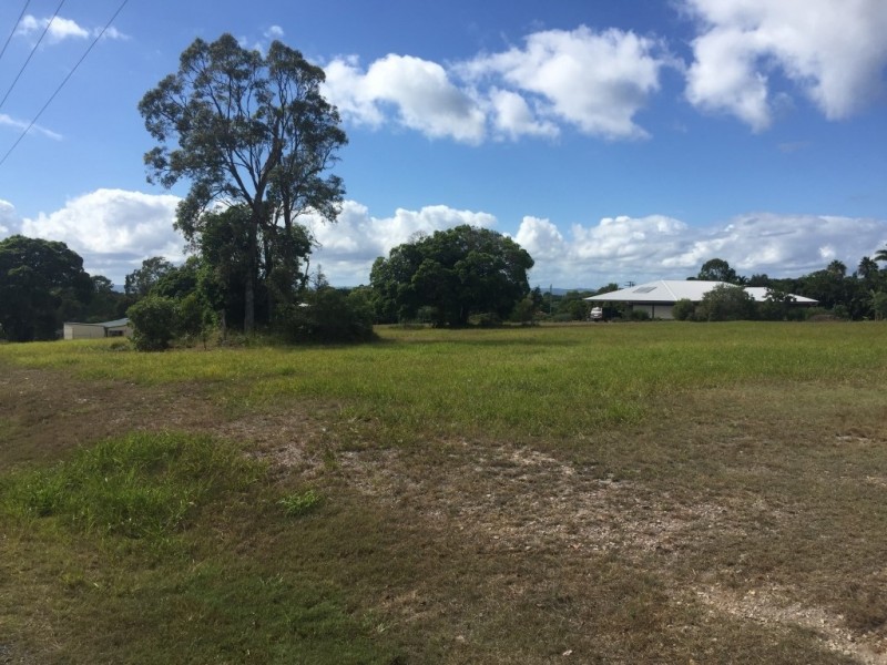 1 Dolphin Avenue, Booral QLD 4655