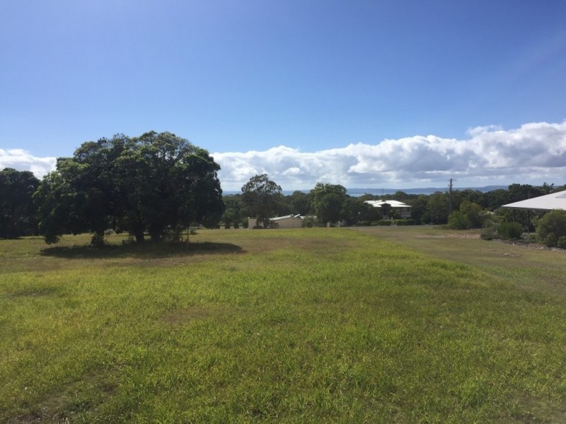 1 Dolphin Avenue, Booral QLD 4655
