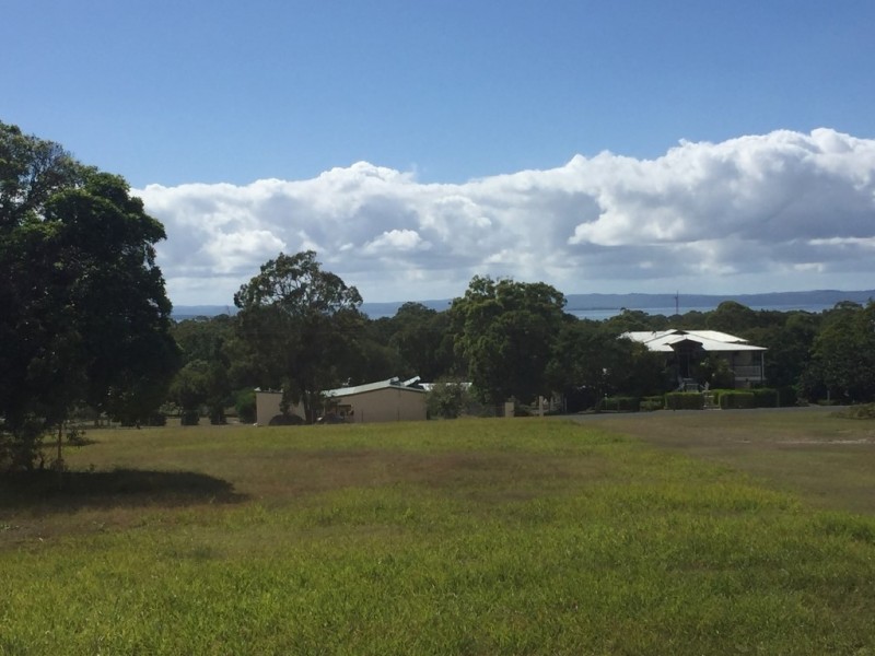 1 Dolphin Avenue, Booral QLD 4655