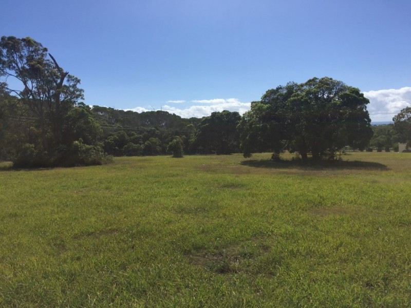 1 Dolphin Avenue, Booral QLD 4655