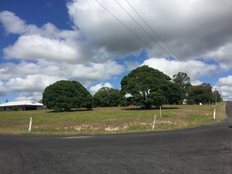 1 Dolphin Avenue, Booral QLD 4655
