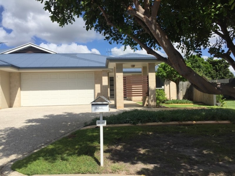 2/11 Beach Walk Court, Toogoom QLD 4655