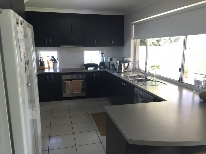 2/11 Beach Walk Court, Toogoom QLD 4655