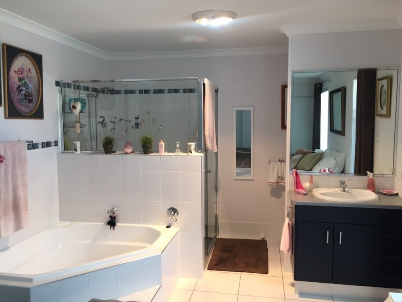 2/11 Beach Walk Court, Toogoom QLD 4655