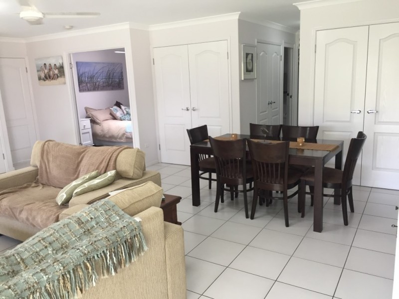 2/11 Beach Walk Court, Toogoom QLD 4655
