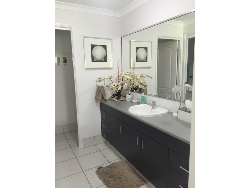 2/11 Beach Walk Court, Toogoom QLD 4655