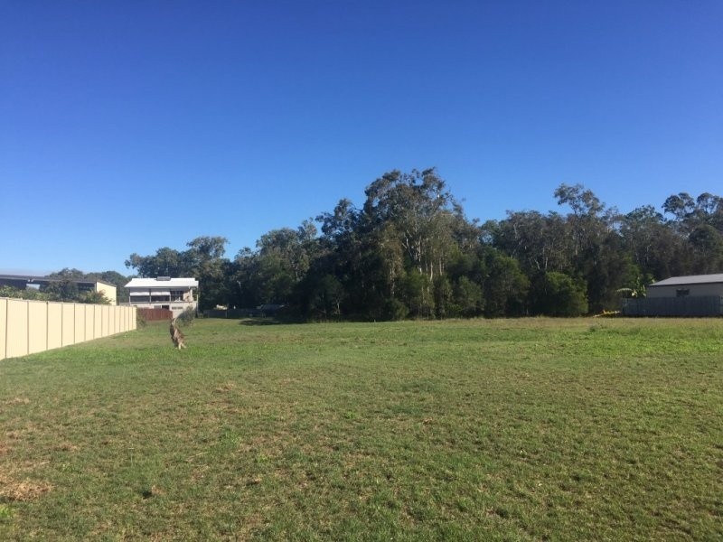 8 Coles Court, Toogoom QLD 4655