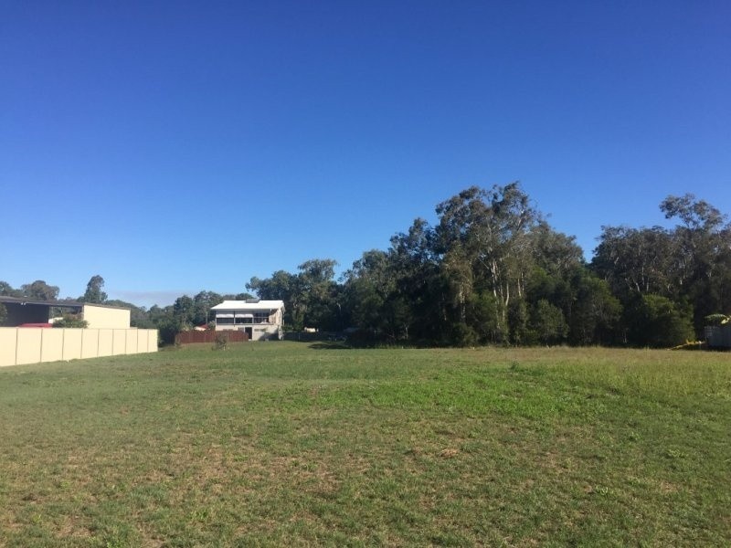 8 Coles Court, Toogoom QLD 4655