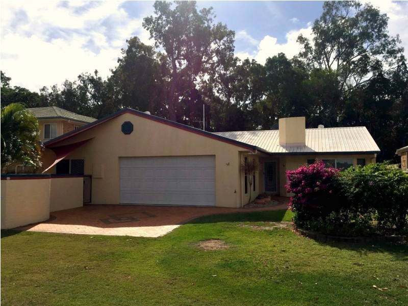 120 Kingfisher Parade, Toogoom QLD 4655