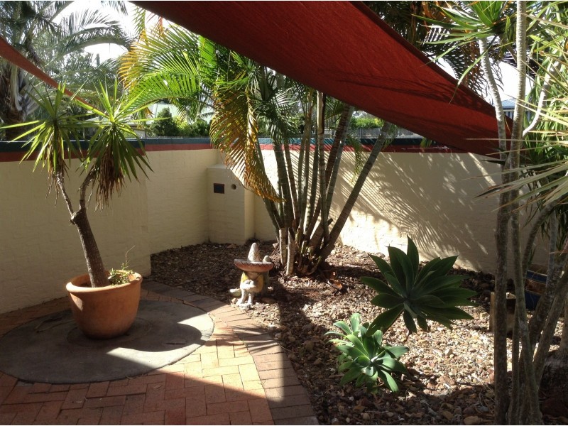 120 Kingfisher Parade, Toogoom QLD 4655