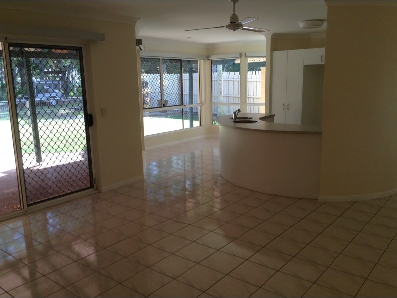 120 Kingfisher Parade, Toogoom QLD 4655