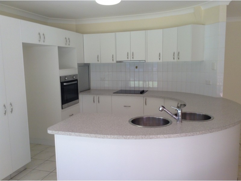 120 Kingfisher Parade, Toogoom QLD 4655