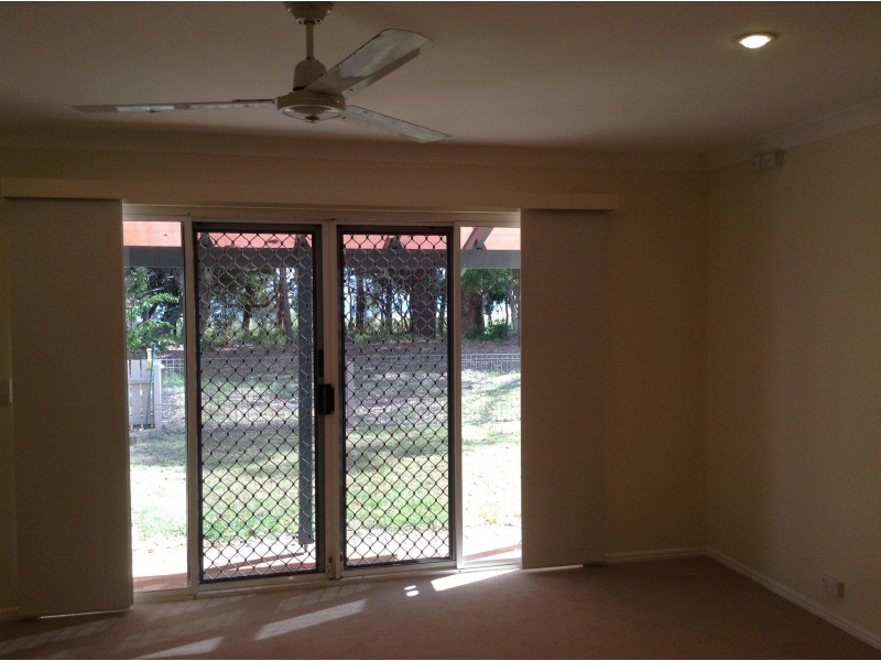 120 Kingfisher Parade, Toogoom QLD 4655