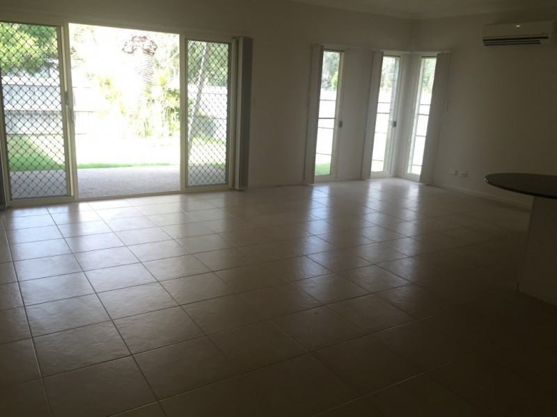 14 Oyster Court, Toogoom QLD 4655