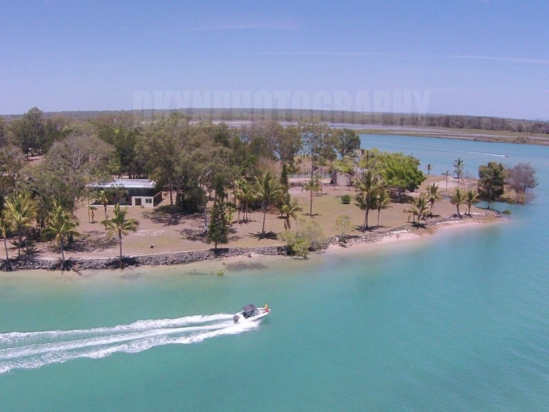 2 Swan View Court, Toogoom QLD 4655