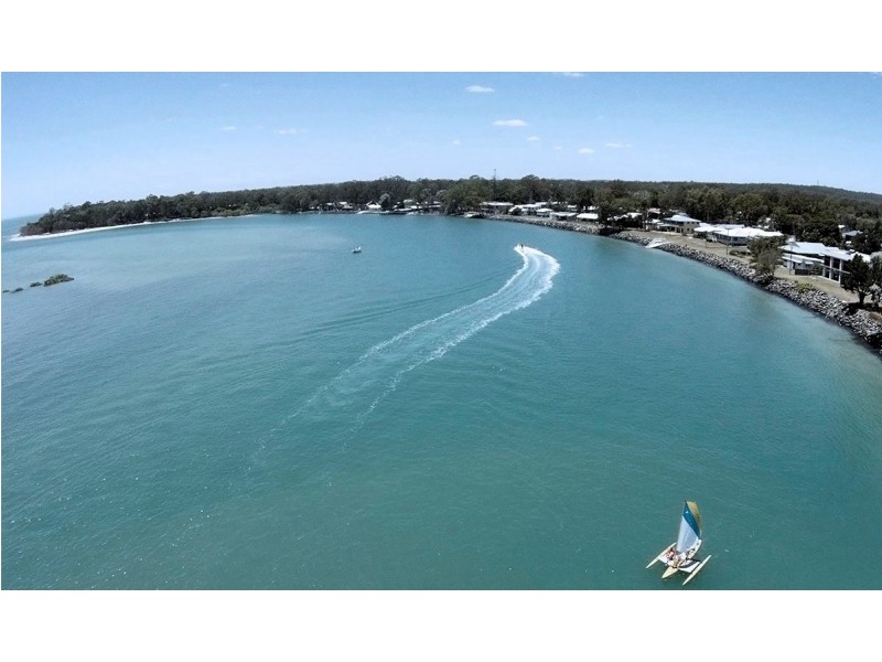 4 Twin Fin Court, Toogoom QLD 4655