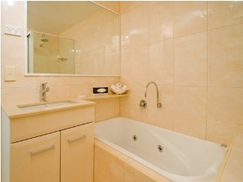 11/465 Esplanade, Torquay QLD 4655