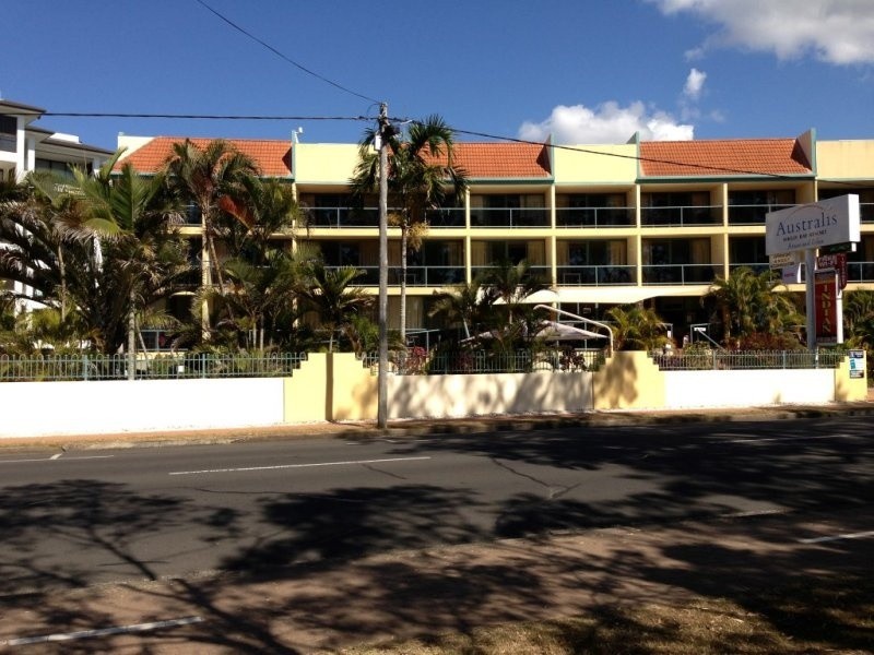 11/465 Esplanade, Torquay QLD 4655