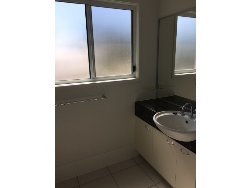 5 NORTHSHORE AVE, Toogoom QLD 4655