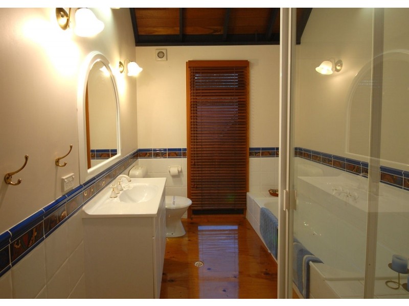 18 RIES RD, Toogoom QLD 4655