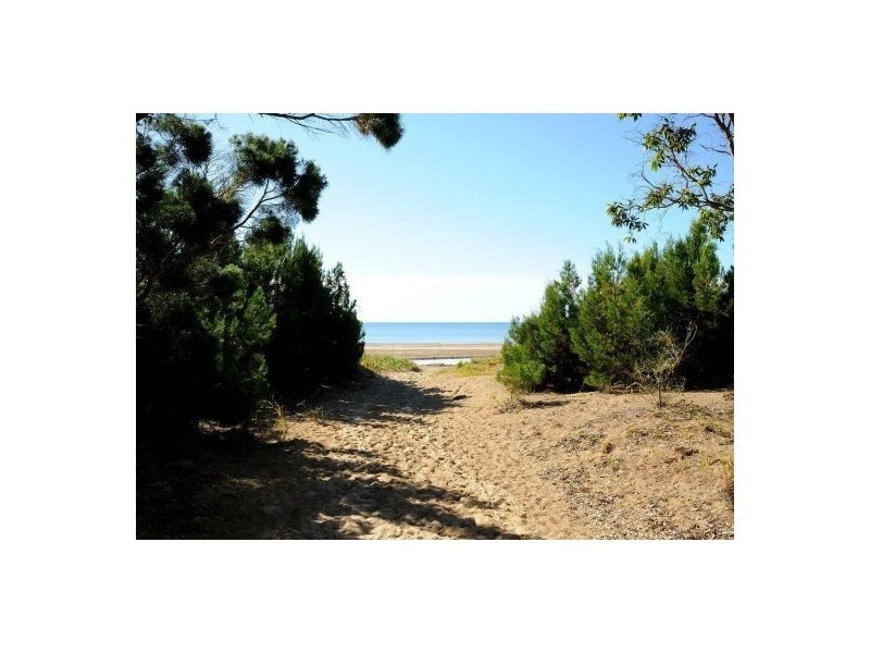 18 RIES RD, Toogoom QLD 4655