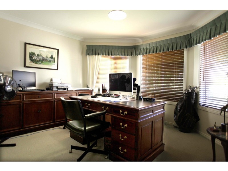174 Kingfisher Parade, Toogoom QLD 4655