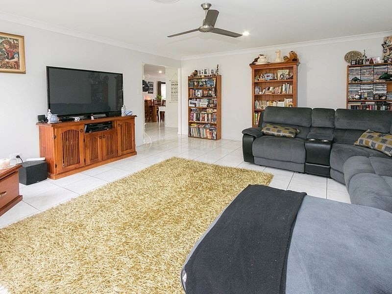 17 Tree View Road, Toogoom QLD 4655