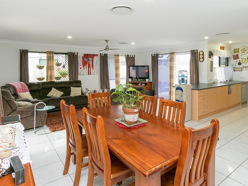 17 Tree View Road, Toogoom QLD 4655