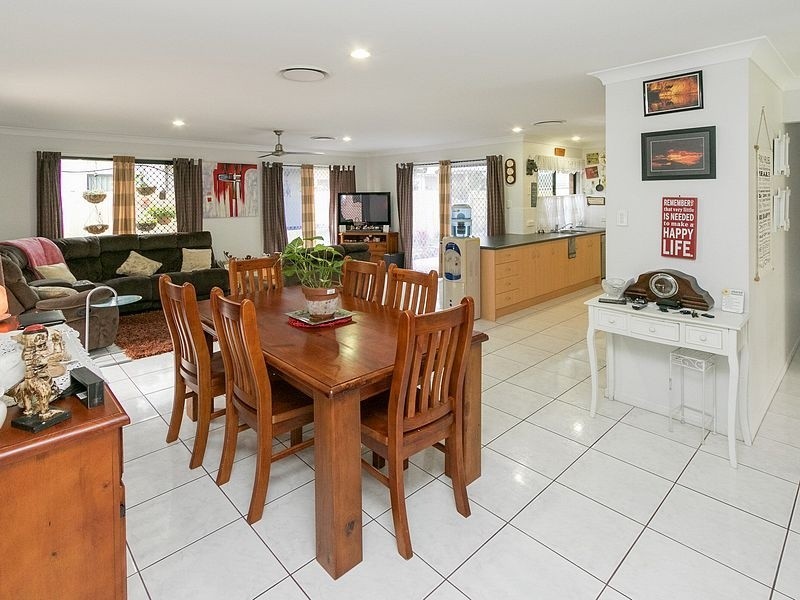 17 Tree View Road, Toogoom QLD 4655