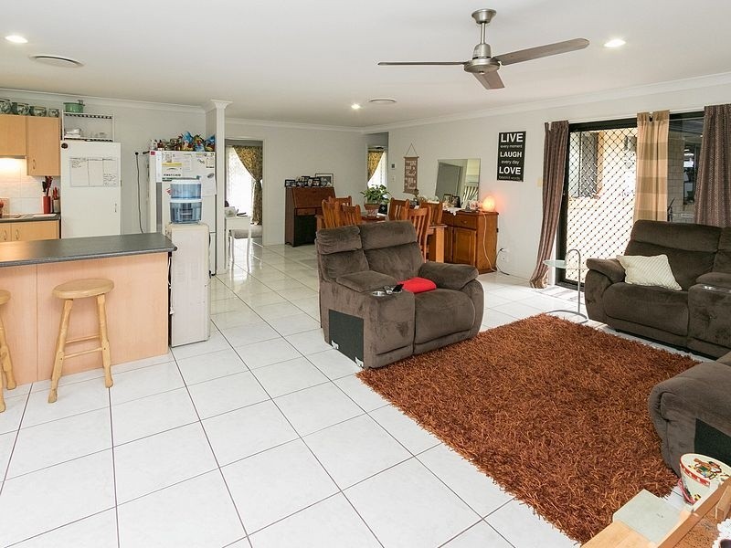 17 Tree View Road, Toogoom QLD 4655