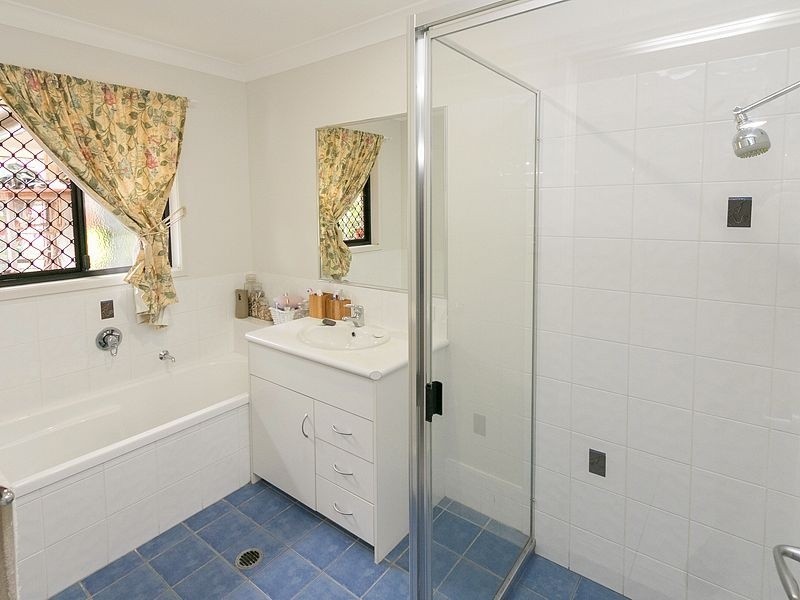17 Tree View Road, Toogoom QLD 4655