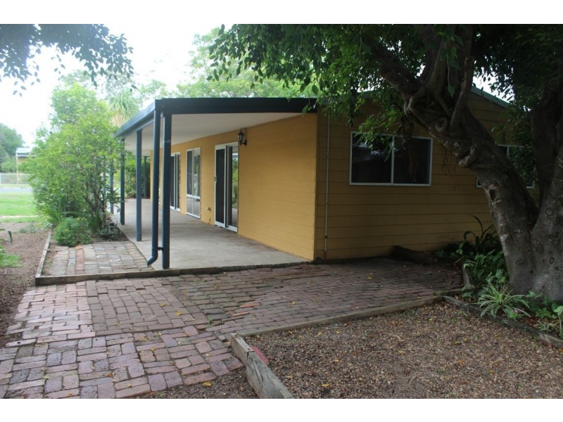 37 DESMOND DR, Toogoom QLD 4655