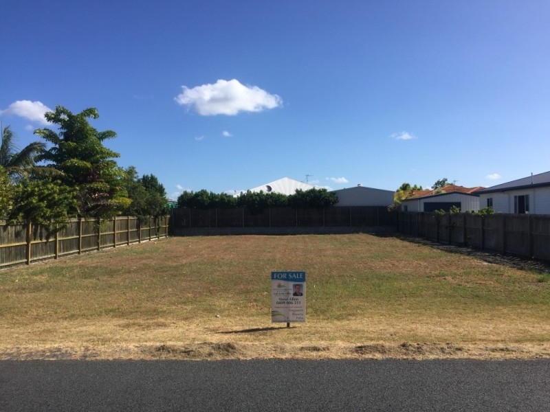 121 Kingfisher Parade, Toogoom QLD 4655