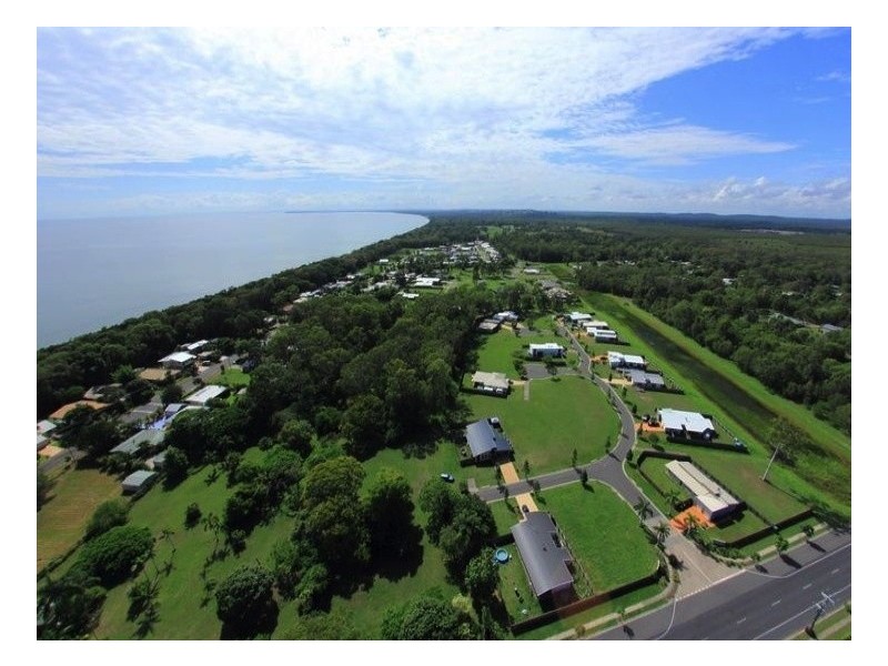 2/2 Malibu Way, Toogoom QLD 4655