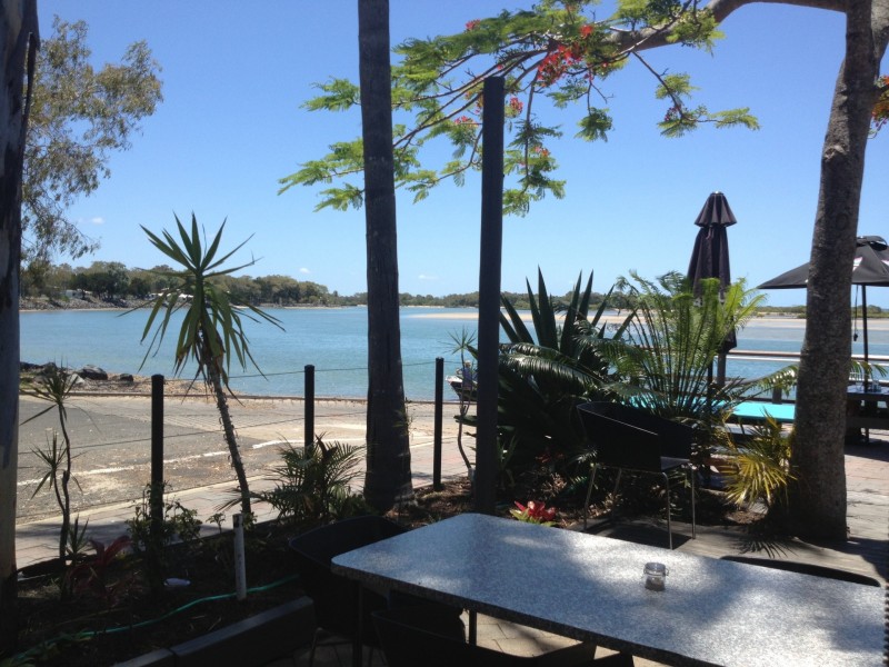 2/2 Malibu Way, Toogoom QLD 4655