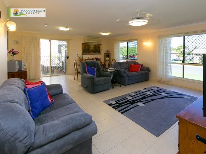 12 Sealink Drive, Point Vernon QLD 4655