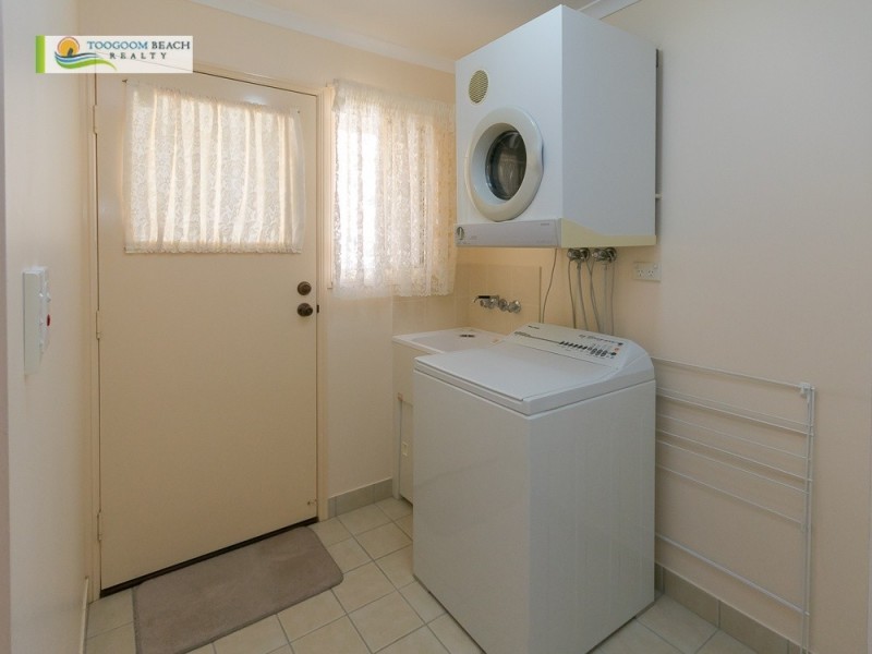 12 Sealink Drive, Point Vernon QLD 4655