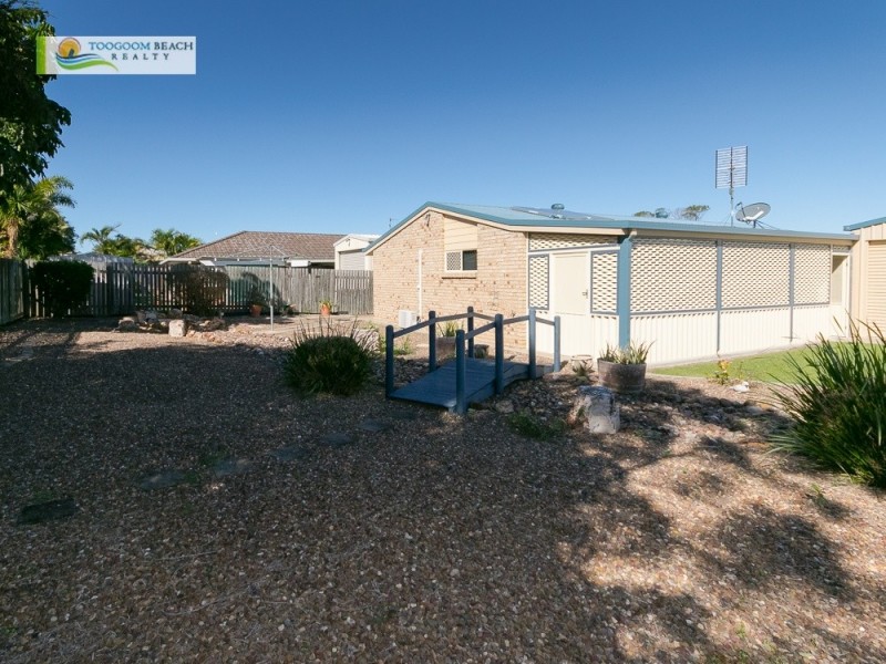 12 Sealink Drive, Point Vernon QLD 4655