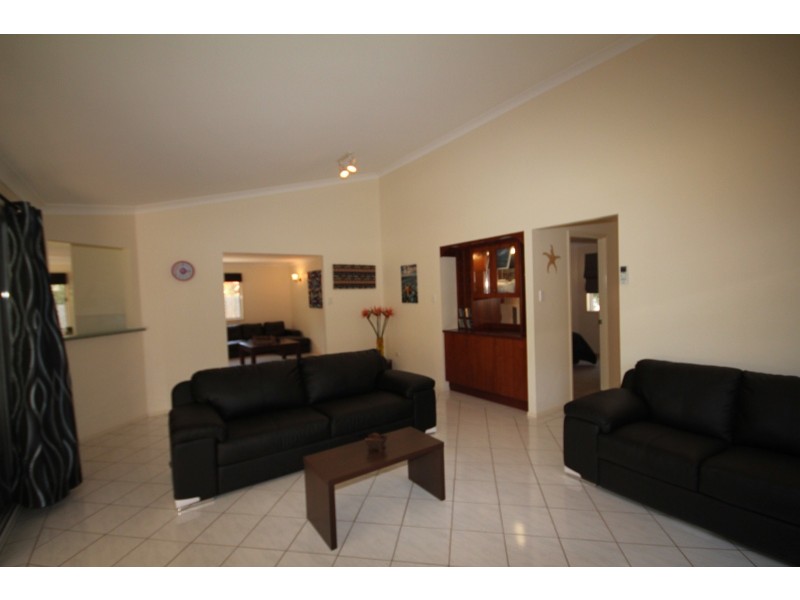 164 Kingfisher Parade, Toogoom QLD 4655