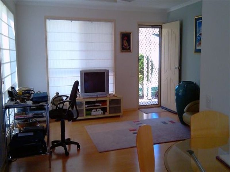 18 Desmond Drive, Toogoom QLD 4655
