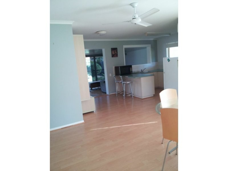 18 Desmond Drive, Toogoom QLD 4655