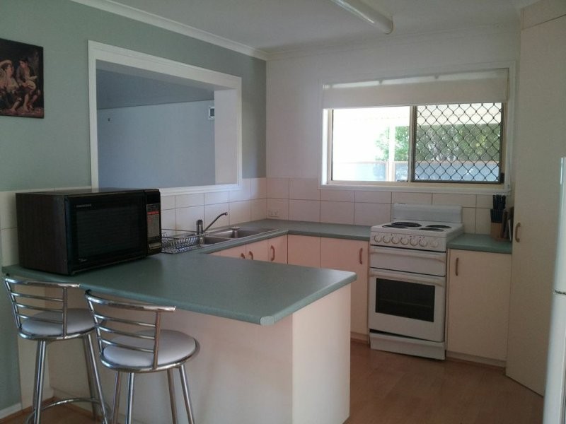 18 Desmond Drive, Toogoom QLD 4655
