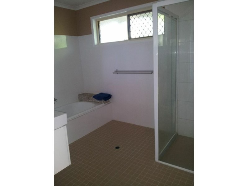 18 Desmond Drive, Toogoom QLD 4655