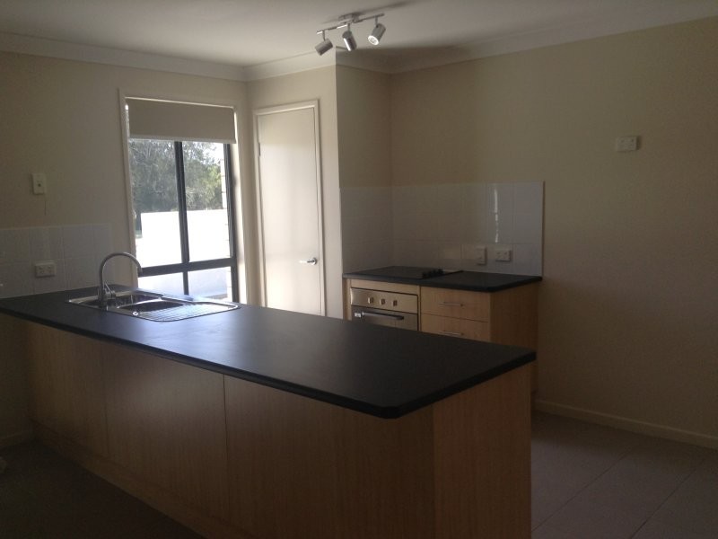 2/58 Fraser Waters Parade, Toogoom QLD 4655